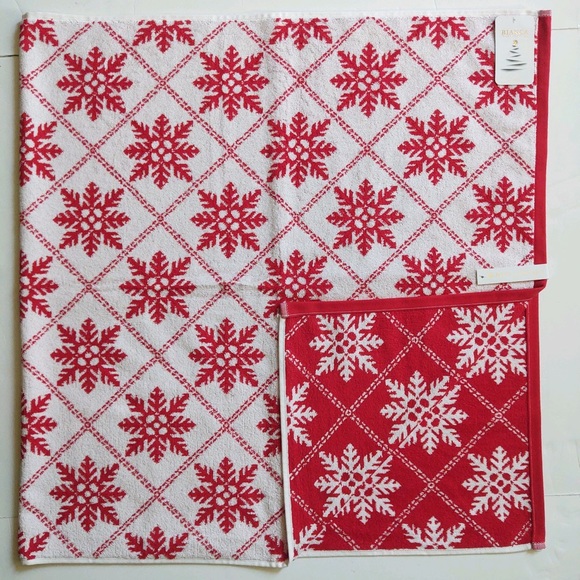 🎁BIANCA Bath Towel Set - Reversible Red & White Snowflakes - 6 Pieces - Picture 8 of 10